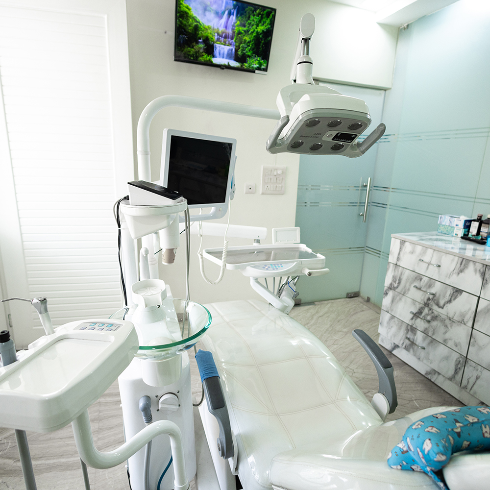 best dental clinic laxmi nagar
